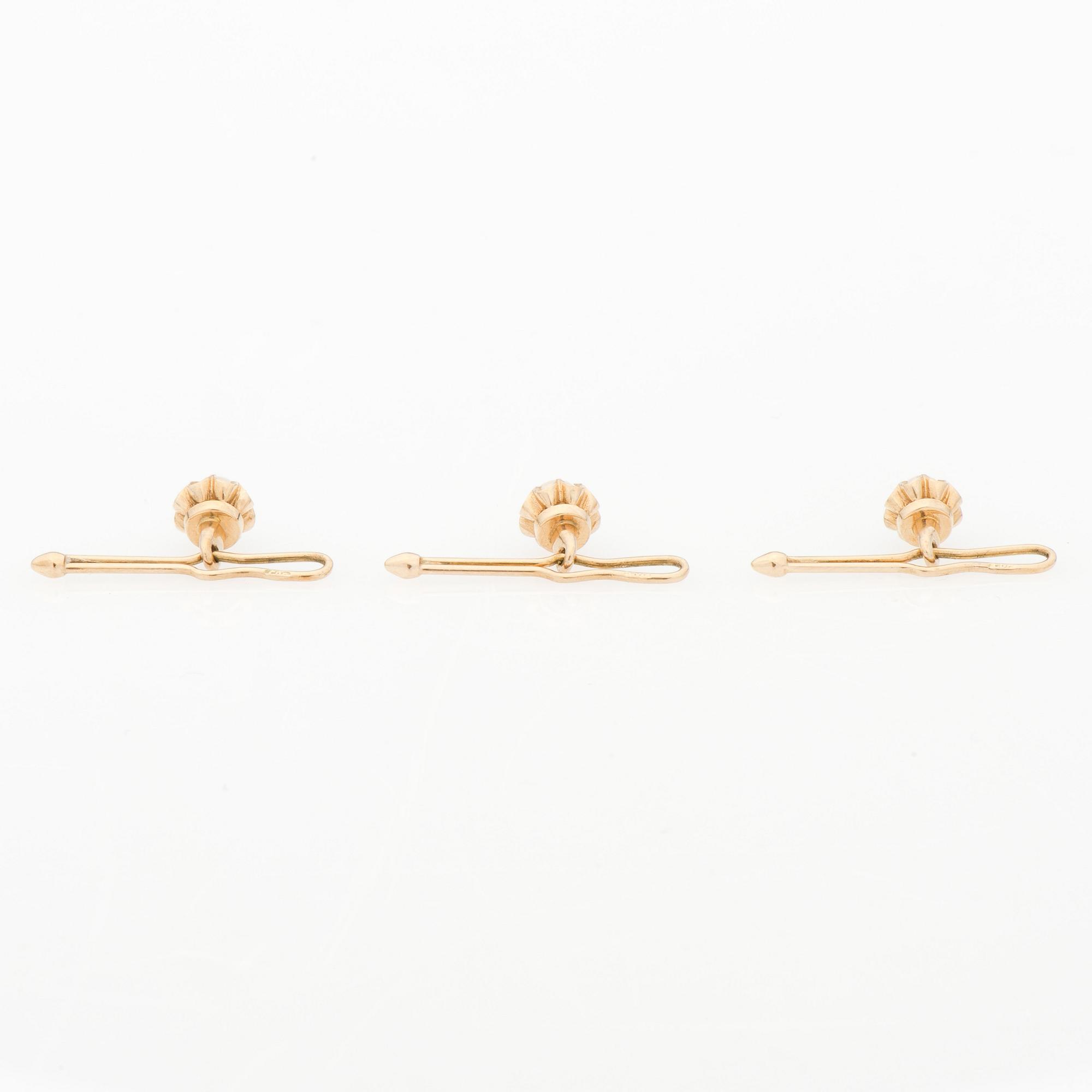 FRACKKNAPPAR, 3 st, 14K guld, pärlor.