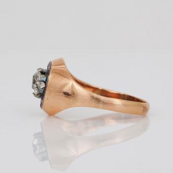 RING med gammalslipad diamant, cirka 0.80 ct, samt rubiner. Ryssland 1899-1908.