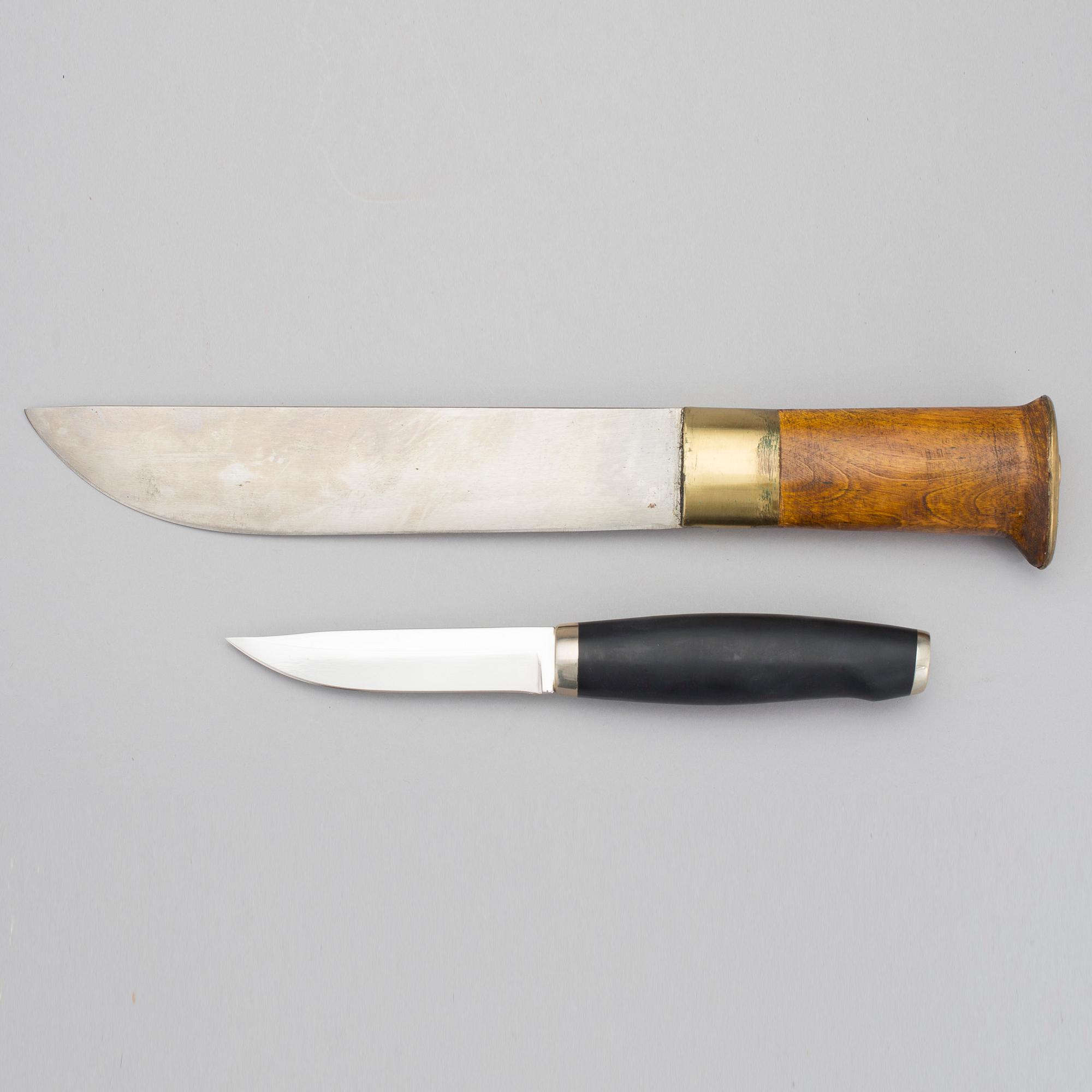 Two Finnish 20h Century knives, including a Fiskars Puukko-Knife.