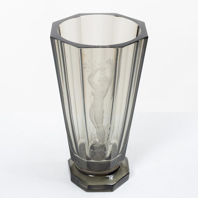 Simon Gate, a vase, Orrefors, 1938.