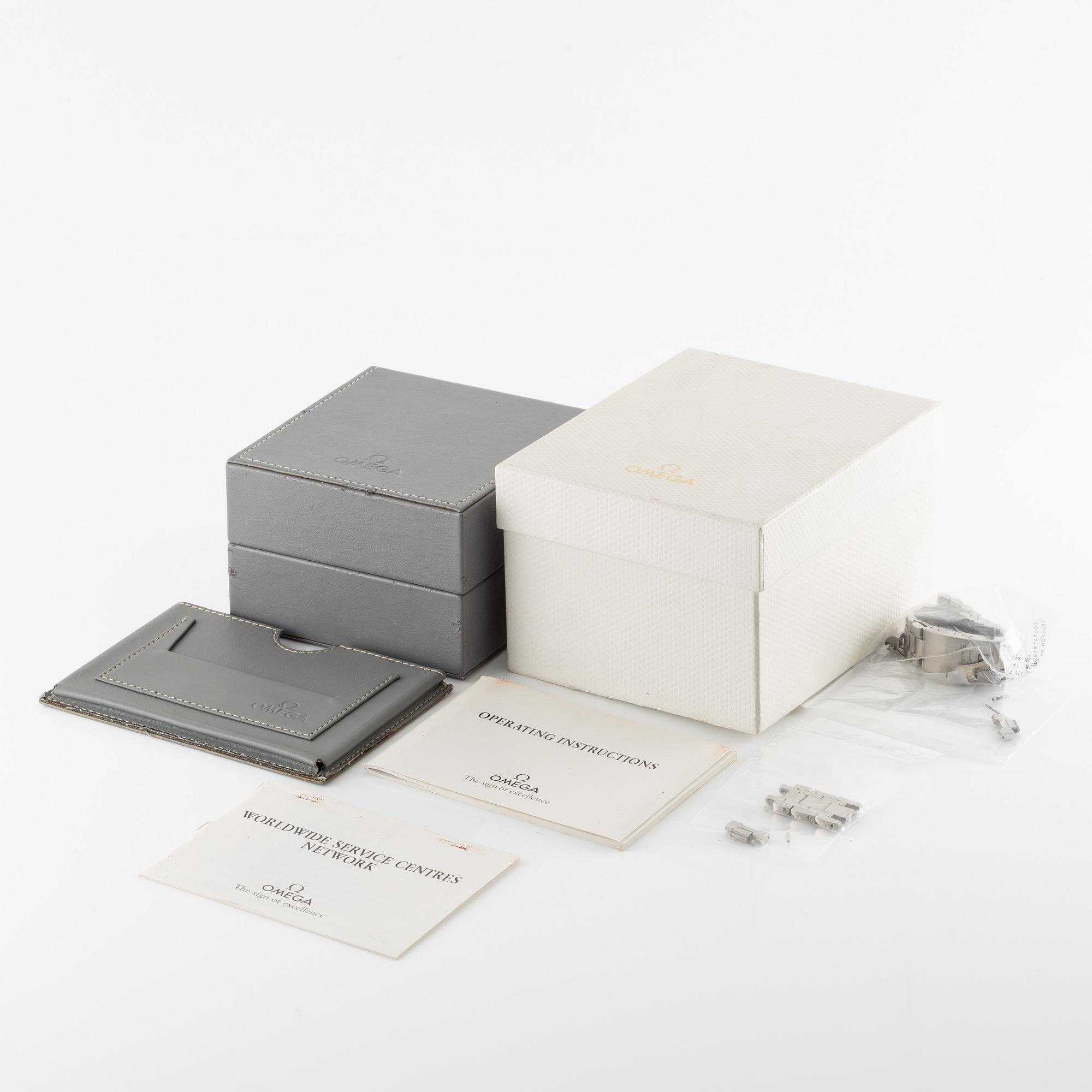 Omega, Speedmaster Professional, Moonwatch, chronograph, wristwatch, 42 mm.