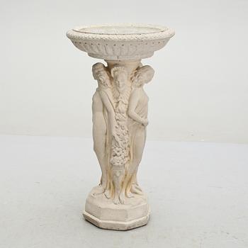 FÅGELBAD, gjuten stenmassa, 1900-talets andra hälft.