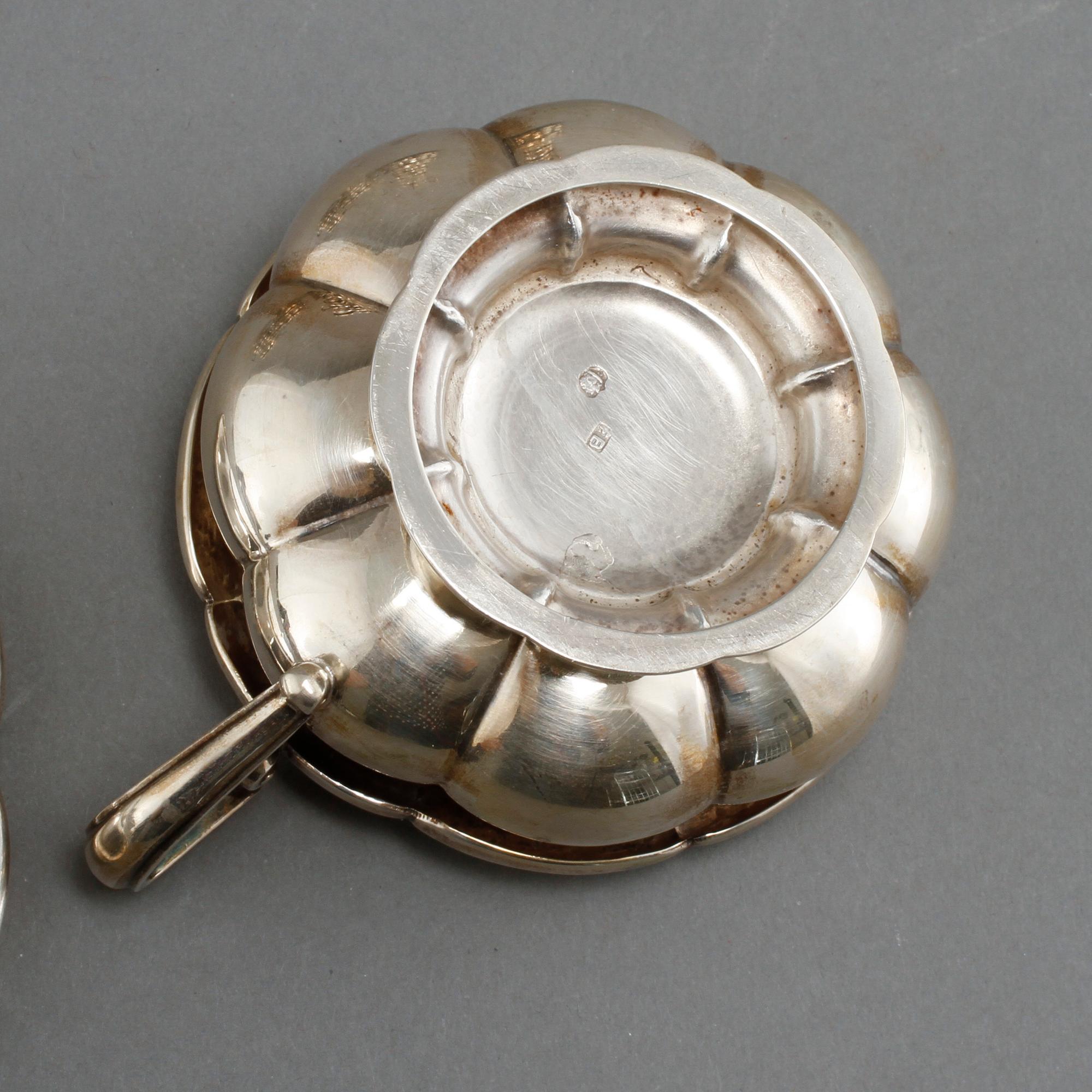 MOCCAKOPPSHÅLLARE, 12 st, silver, 1900-talets första hälft, vikt 1596 g.