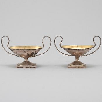 SALTKAR, ett par, silver, Petter Gillberg, Varberg, 1791. Vikt 150 g.