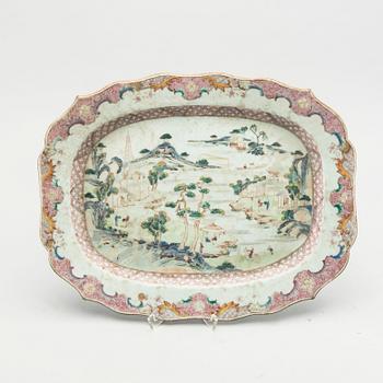 A Chinese 18th century porcelain plate.