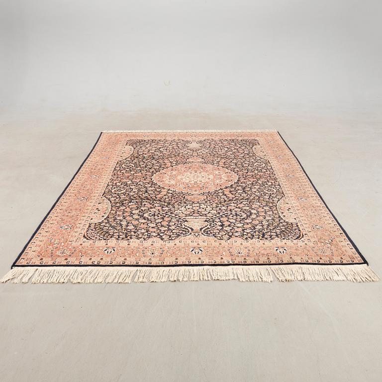 Carpet Oriental semi-antique/old approx. 316x214 cm.