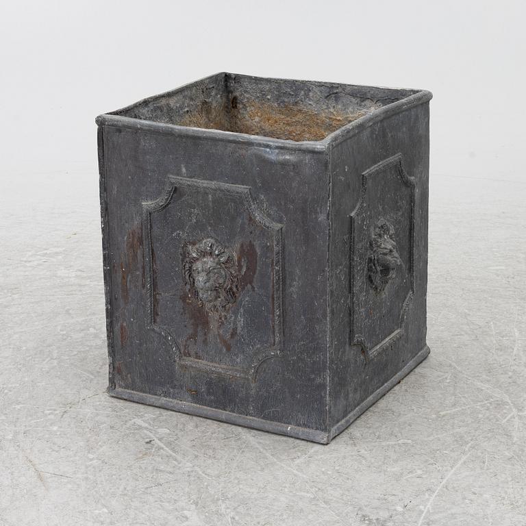 Garden pot, contemporary.