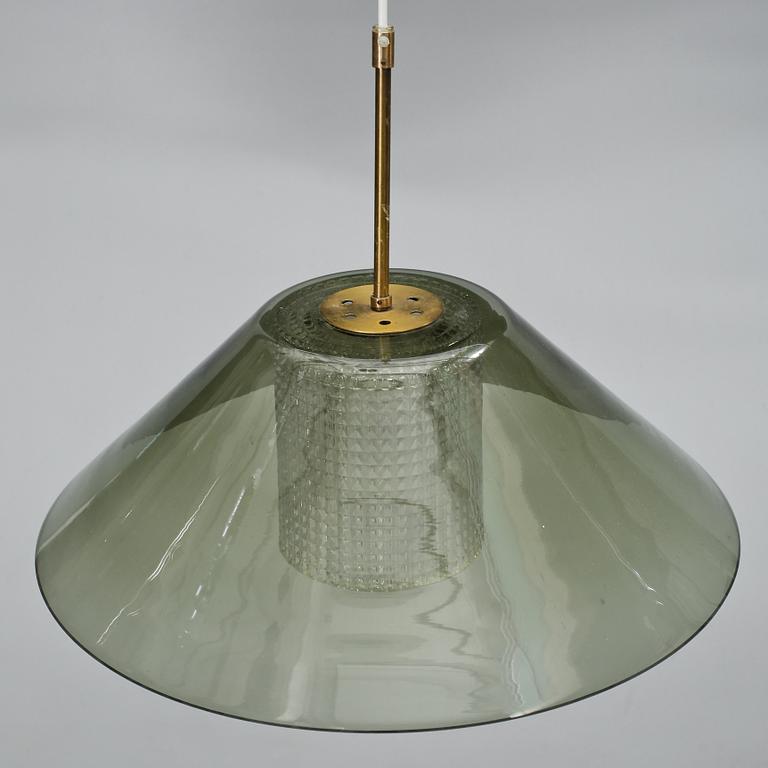 TAKLAMPA, Carl Fagerlund, Orrefors, 1900-talets andra hälft. Höjd ca 37 cm.