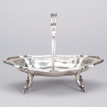 BRÖDKORG, sterlingsilver, England, 1900-talets början. Vikt ca 477 g.