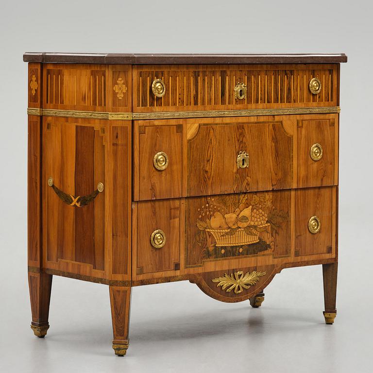 A Gustavian marquetry commode by G. Foltiern (master in Stockohlm 1771-1804).