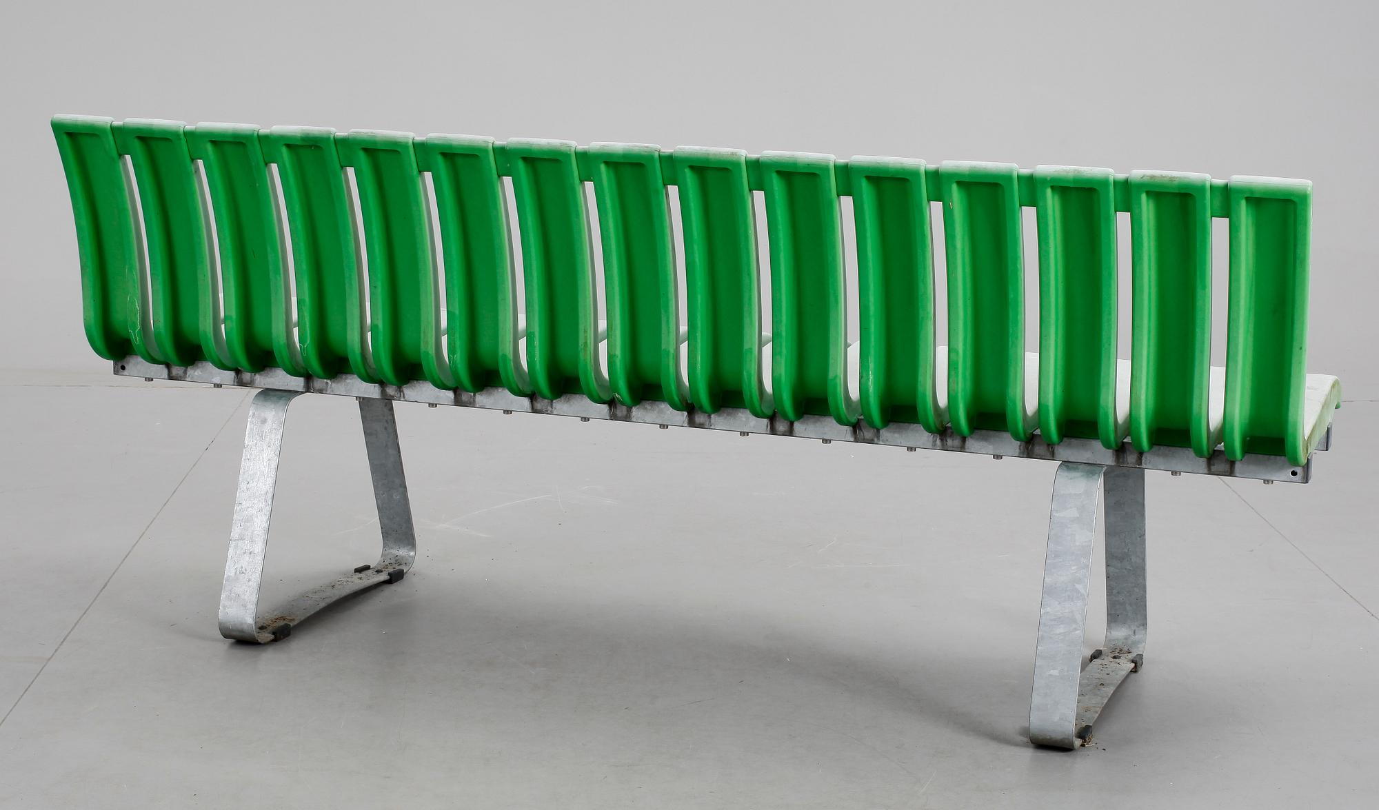 SOFFA/BÄNK, "Sussex Bench", Robin Day för Magis, 1900/2000-tal.