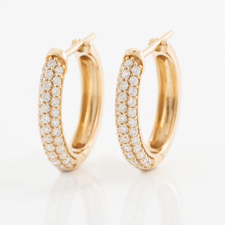 Earrings hoops, 18K gold with brilliant-cut diamonds.