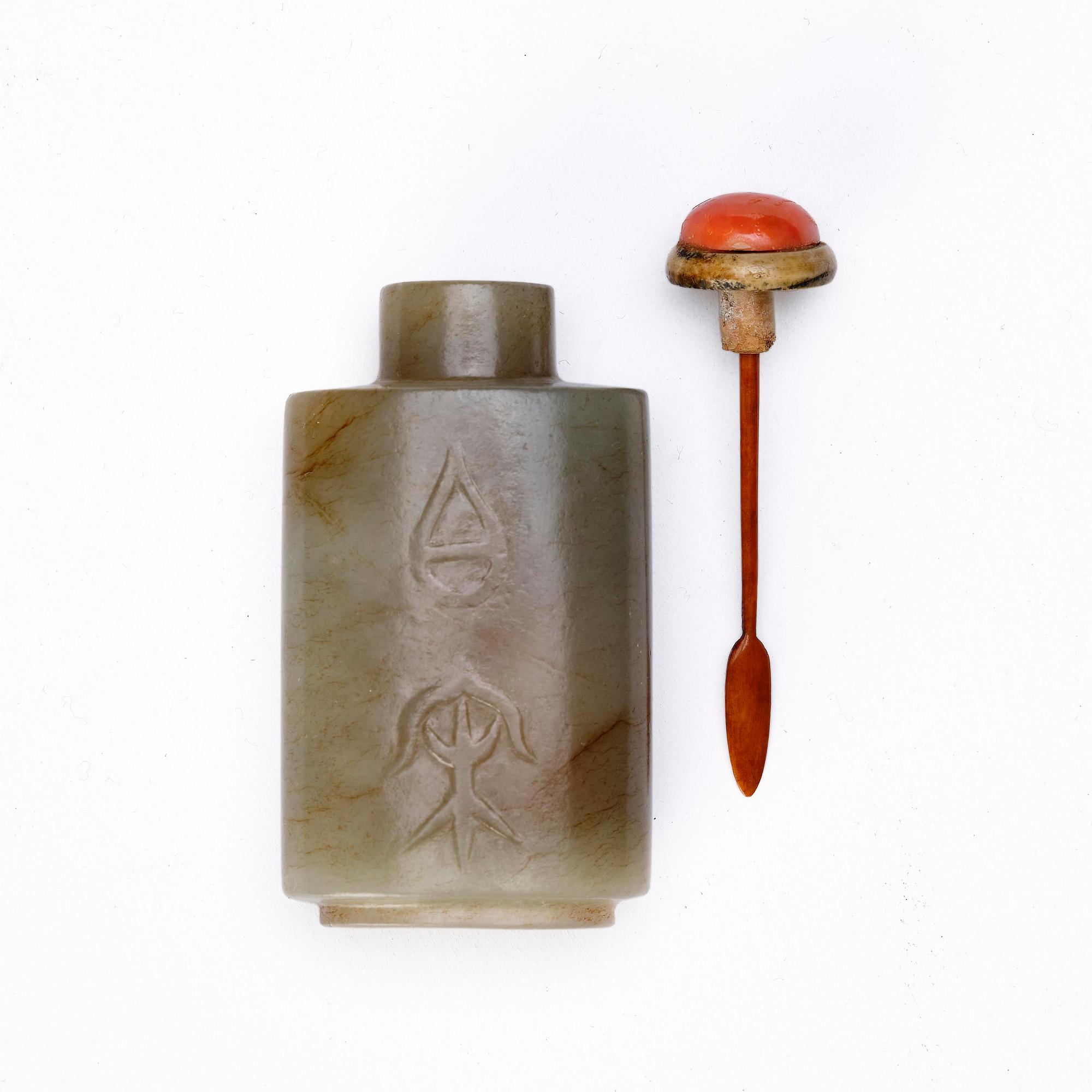 Snusflaskor, sex stycken, olika stensorter, bl.a. jade. Kina, 1900-tal.