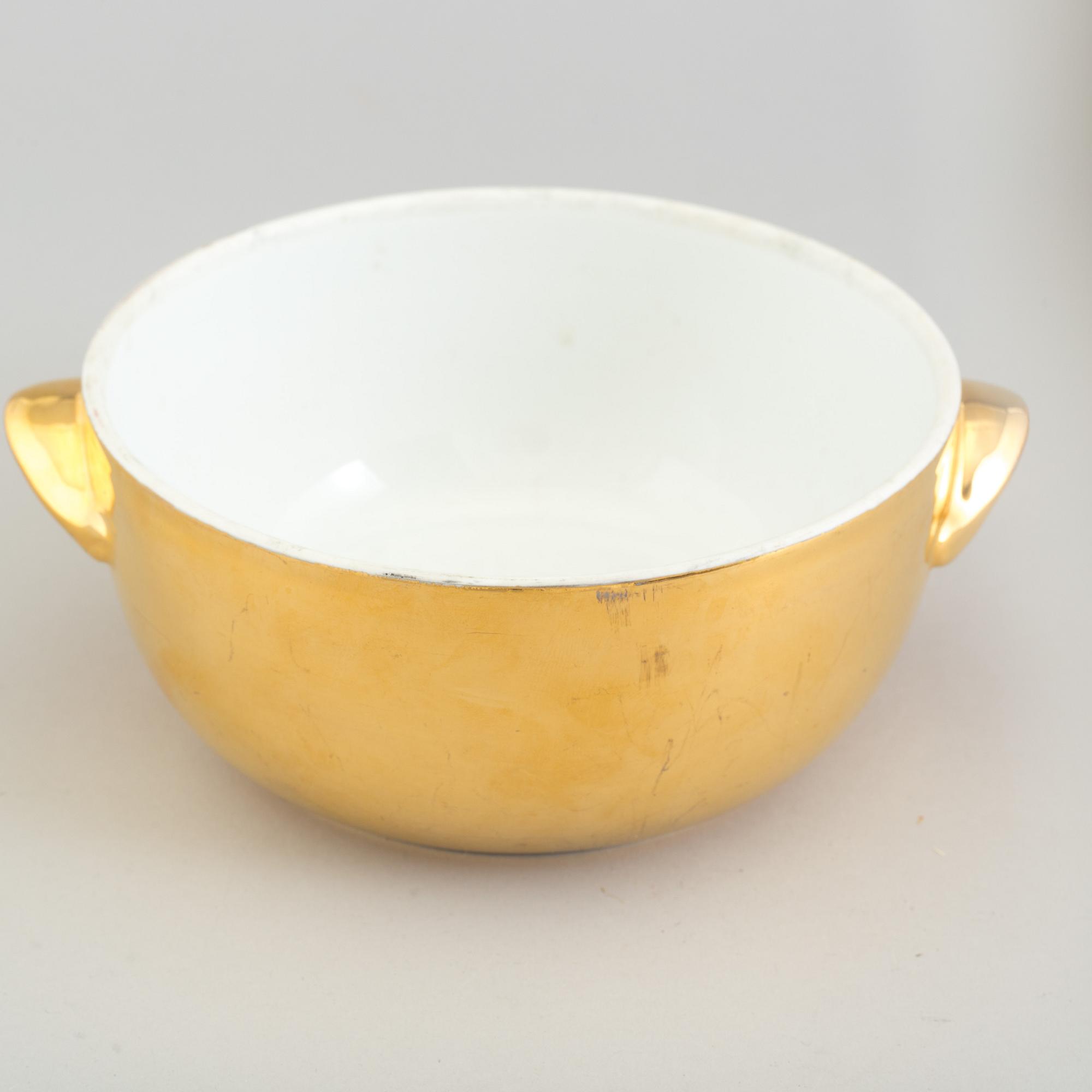 A mixed lot of thirteen pieces porcelain mostly Royal Worcester gold lustre, 20th century.