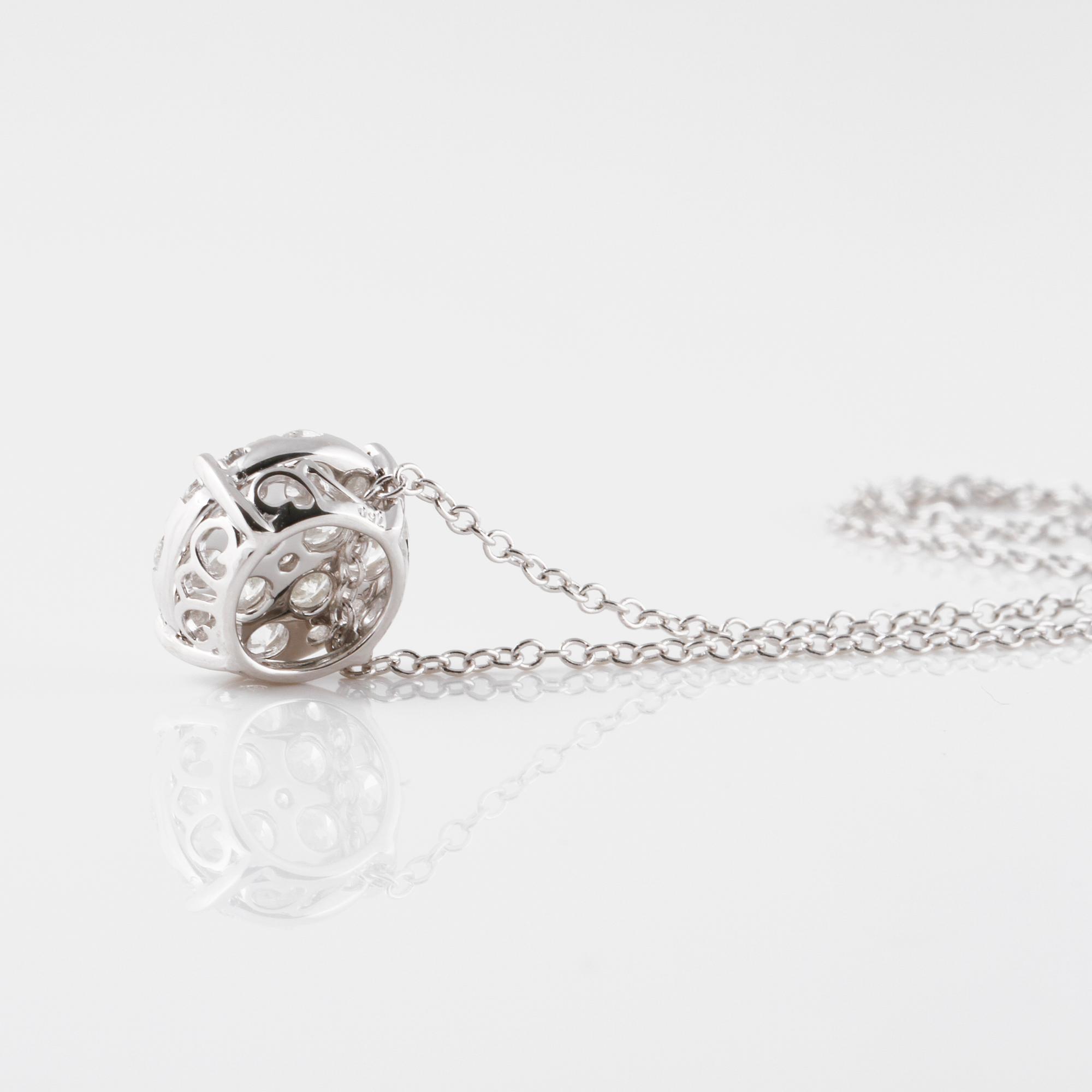 HÄNGE, med briljantslipade diamanter ca 1.00 ct.