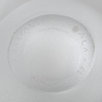 Timo Sarpaneva. A pair of glass objects, whereof one signed Timo Sarpaneva, Iittala -66.