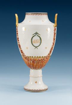 1642. A 'Marieberg' vase, Qing dynasty, Jiaqing (1796-1820).