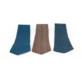 337. HERMÈS, three silk ties.