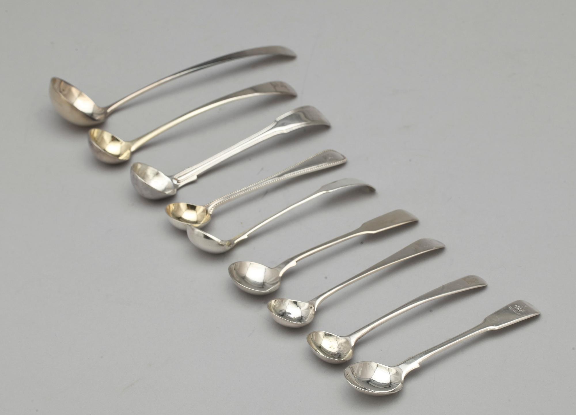 PARTI SKEDAR, ca 47 st, silver, olika tillverkare och städer, mest England, 1700-1800-tal. Totalvikt ca 600 gram.