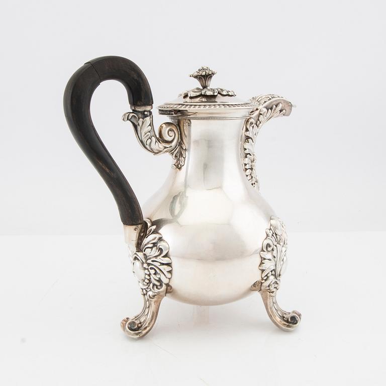 Silver coffee pot in Rococo style from France, circa 1900.