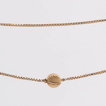 GOLDCHAIN, 18K gold clasp w 2 singel-cut diamonds, 17,3 g.