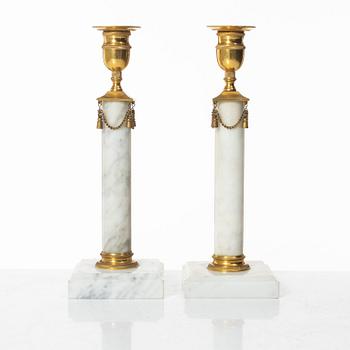 Ljusstakar, ett par, Sverige, omkring år 1900. Sengustaviansk stil.