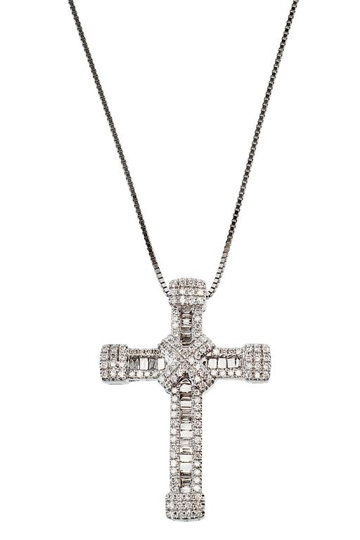 A DIAMOND PENDANT WITH CHAIN.