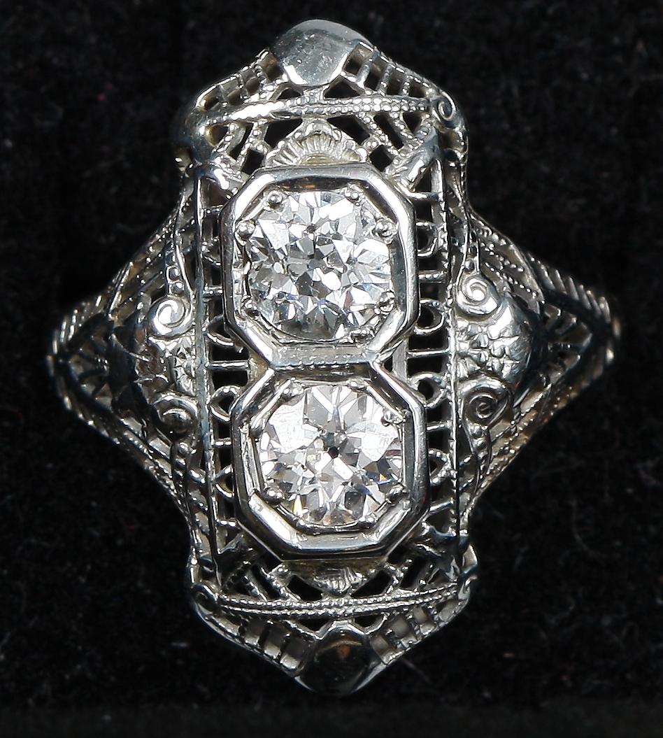 RING, 14k vitguld med två gammalslipade diamanter, tot. ca 0.60 ct.