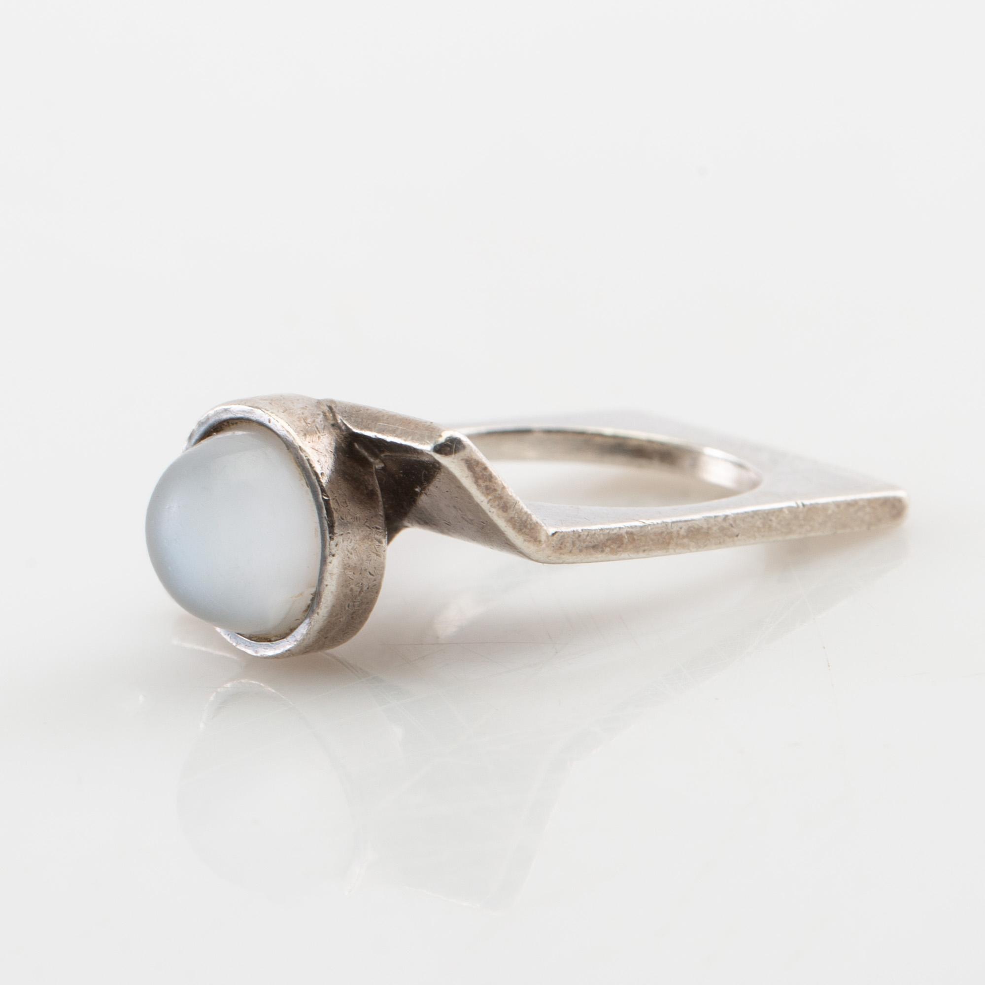 Pelle B, Ring in silver with a cabochon-cut moonstone, Hugo Belving Malmö 1967.