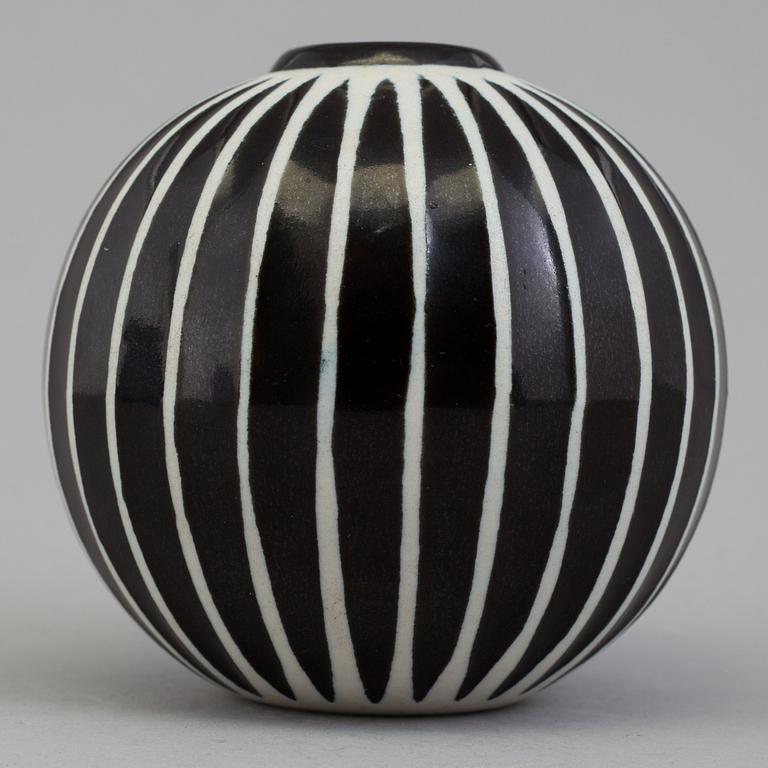 STIG LINDBERG, a Domino stoneware vase, Gustavsberg 1955-1969.