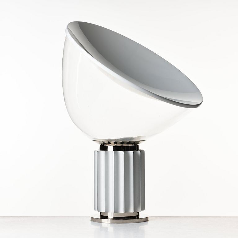 Achille Castiglioni, & Pier Giacomo Castiglioni, bordslampor 1 par, "Taccia", Flos, Italien efter 1962.