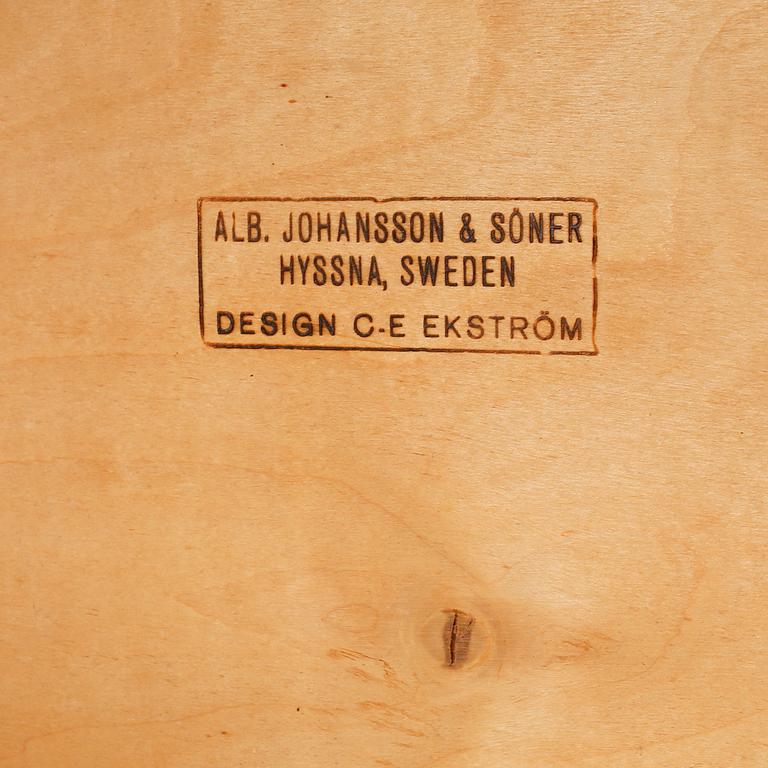 KARMSTOLAR, ett par, C E Ekström, Hyssna, omkring 1900-talets mitt.
