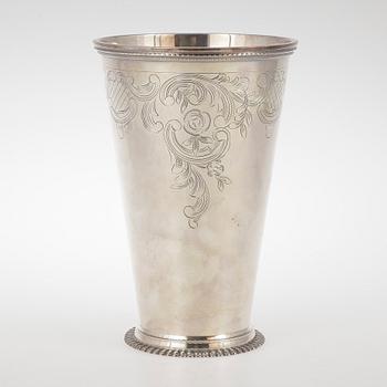 BÄGARE, silver, CG Hallberg, 1957. Vikt ca 425 gram.