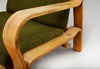 KARMSTOLAR, 2 + 1 st, "GE-671"-serien, Hans J Wegner, Getama, brännstmpl.