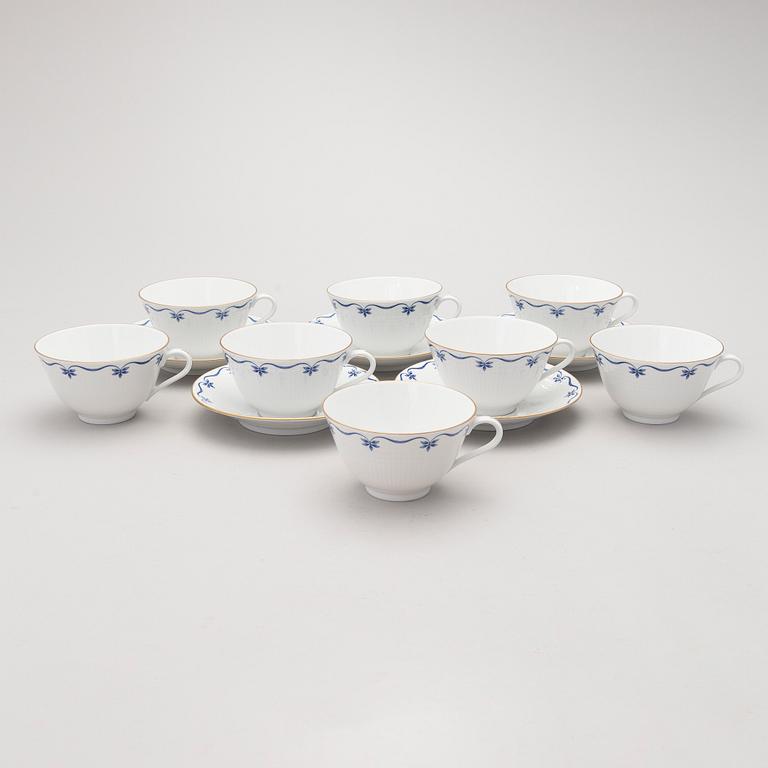 A 'Mårbacka' set of dinnerware and teacups, circa 32 pieces, Rörstrand Sweden, latter half of the 20th Century.