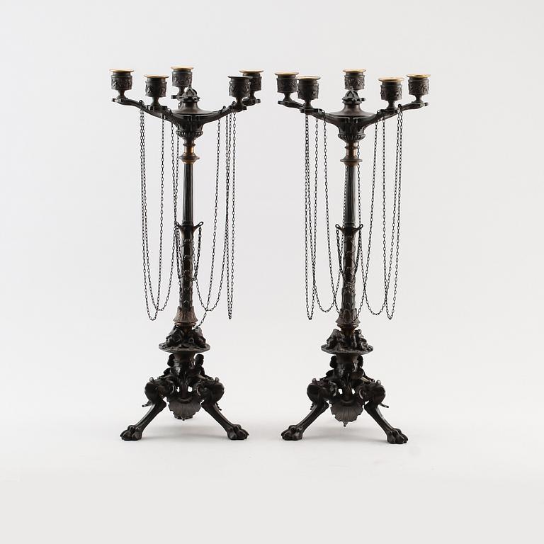 KANDELABRAR, 1 par, patinerad brons, senempire, 1800-talets första hälft.