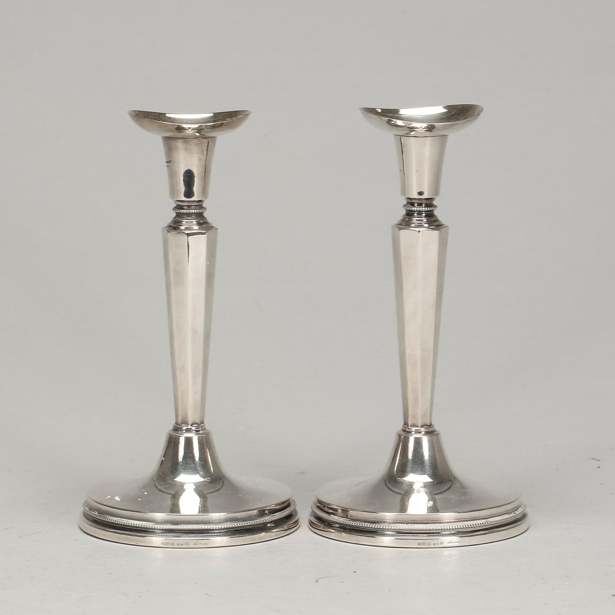 LJUSSTAKAR, silver, ett par. Löfman, Uppsala, 1971.