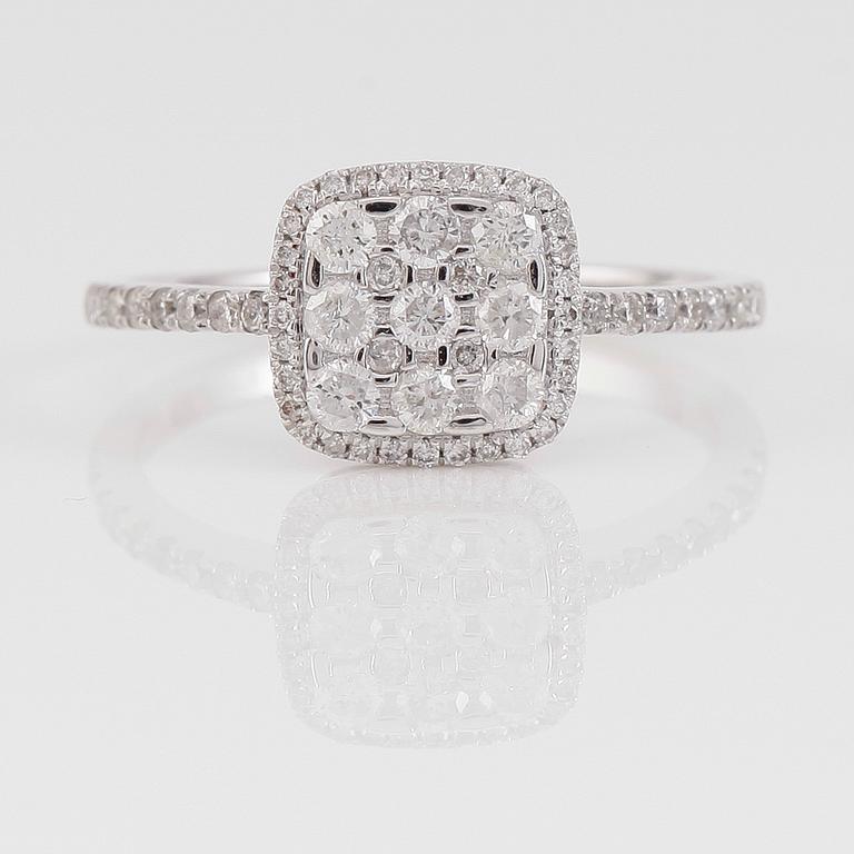 RING, 18K vitguld och diamanter tot ca 0.48 ct.