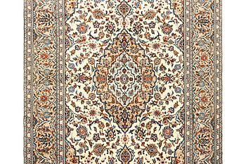 Matta, Keshan, ca 326 x 195 cm.