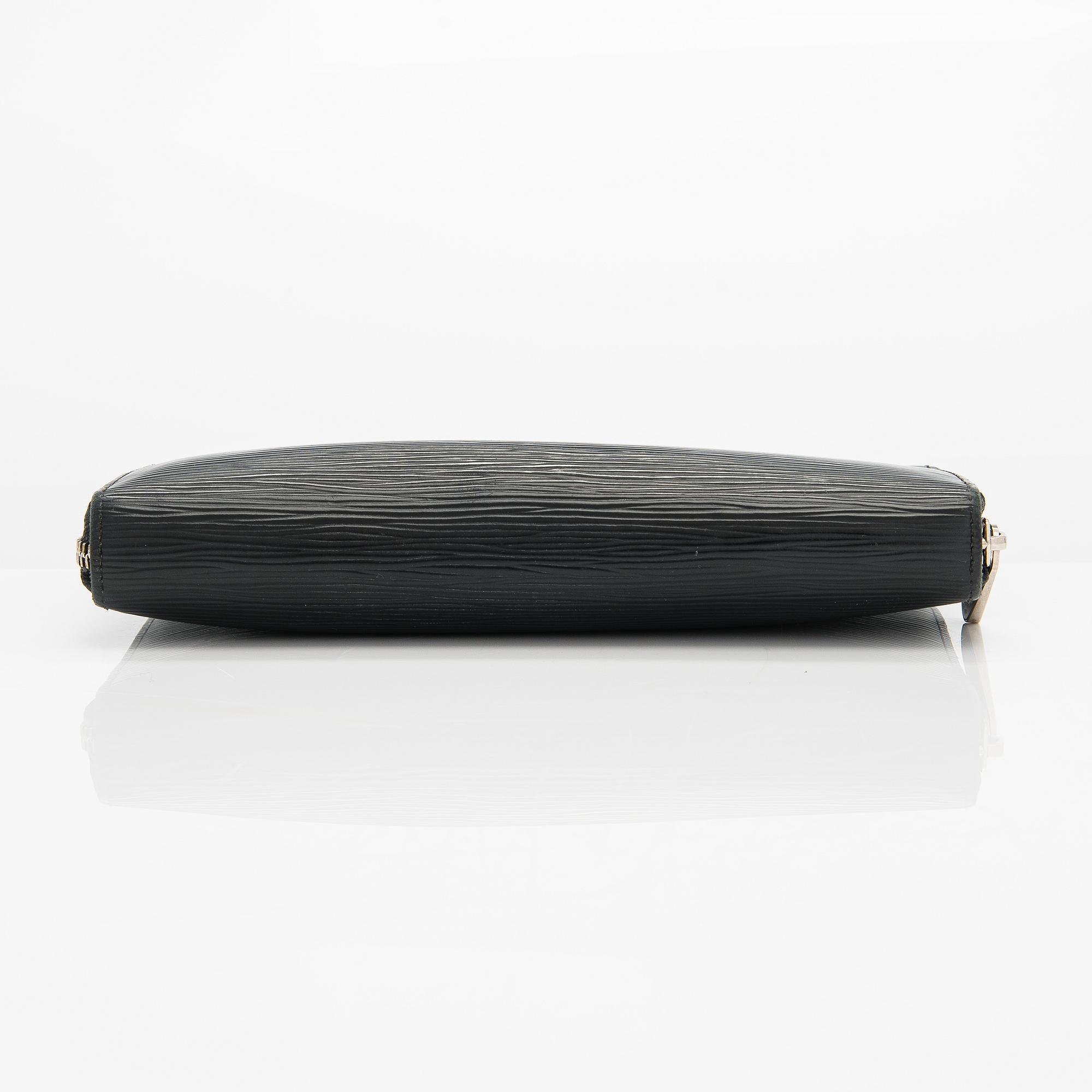Louis Vuitton, A 'Zippy' Wallet.