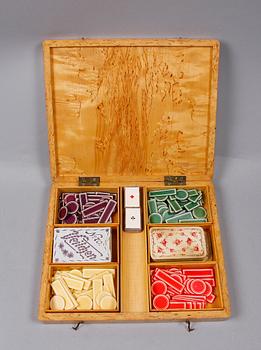 SKRIN MED SPELMARKER, tidigt 1900-tal.