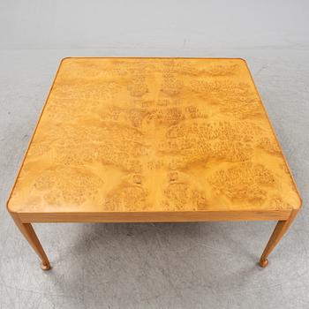 Josef Frank, soffbord, modell 2073, "Diplomat", Firma Svenskt Tenn, tillverkat efter 1985.