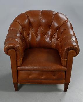 CLUBFÅTÖLJER, ett par, 1900-tal.