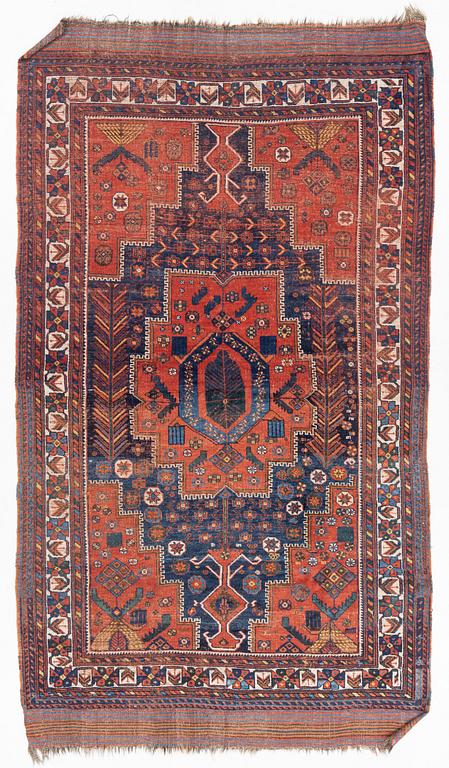 A Kashgai Shiraz carpet, c. 270 x 155 cm.
