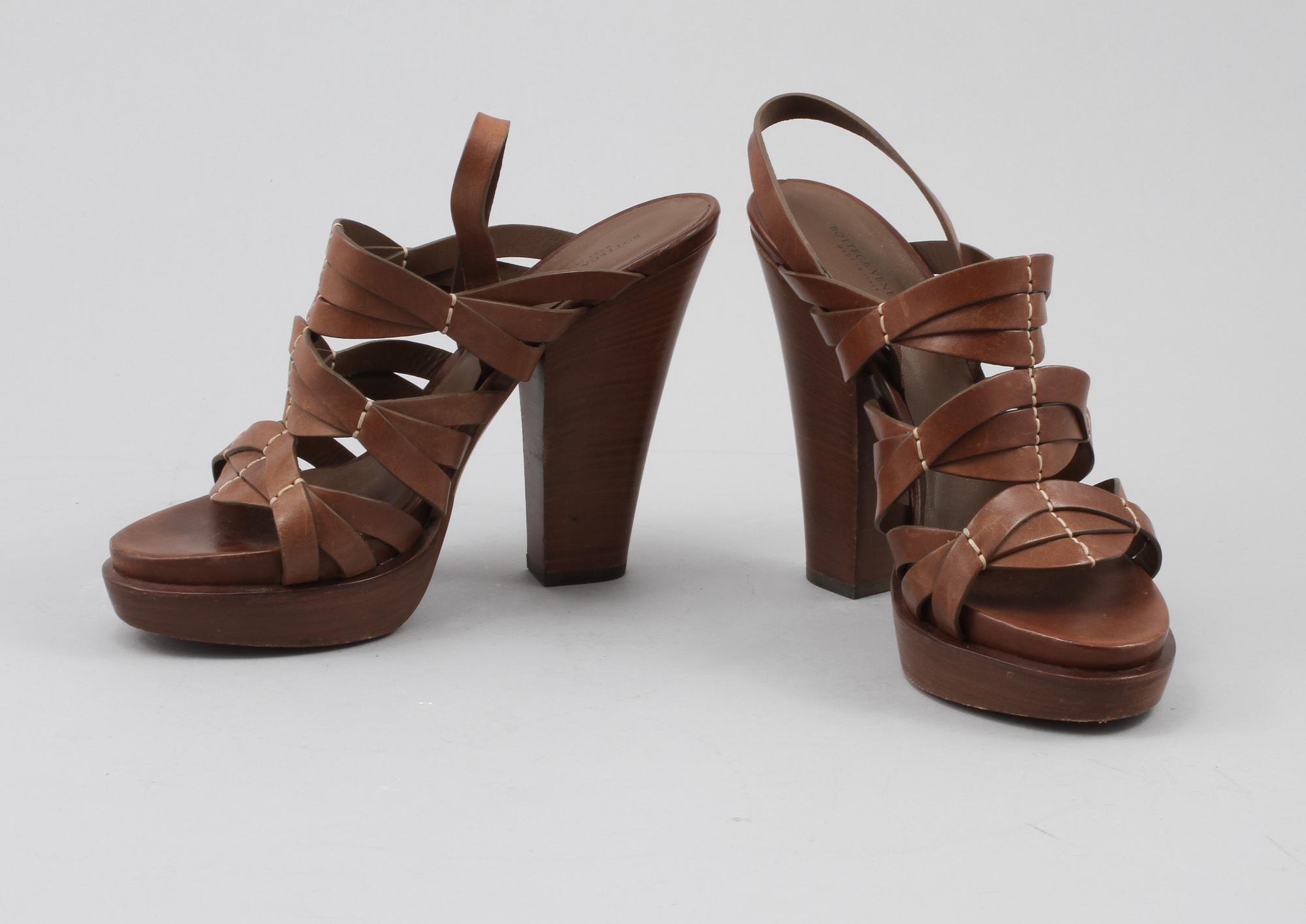 SKOR, Bottega Veneta.
