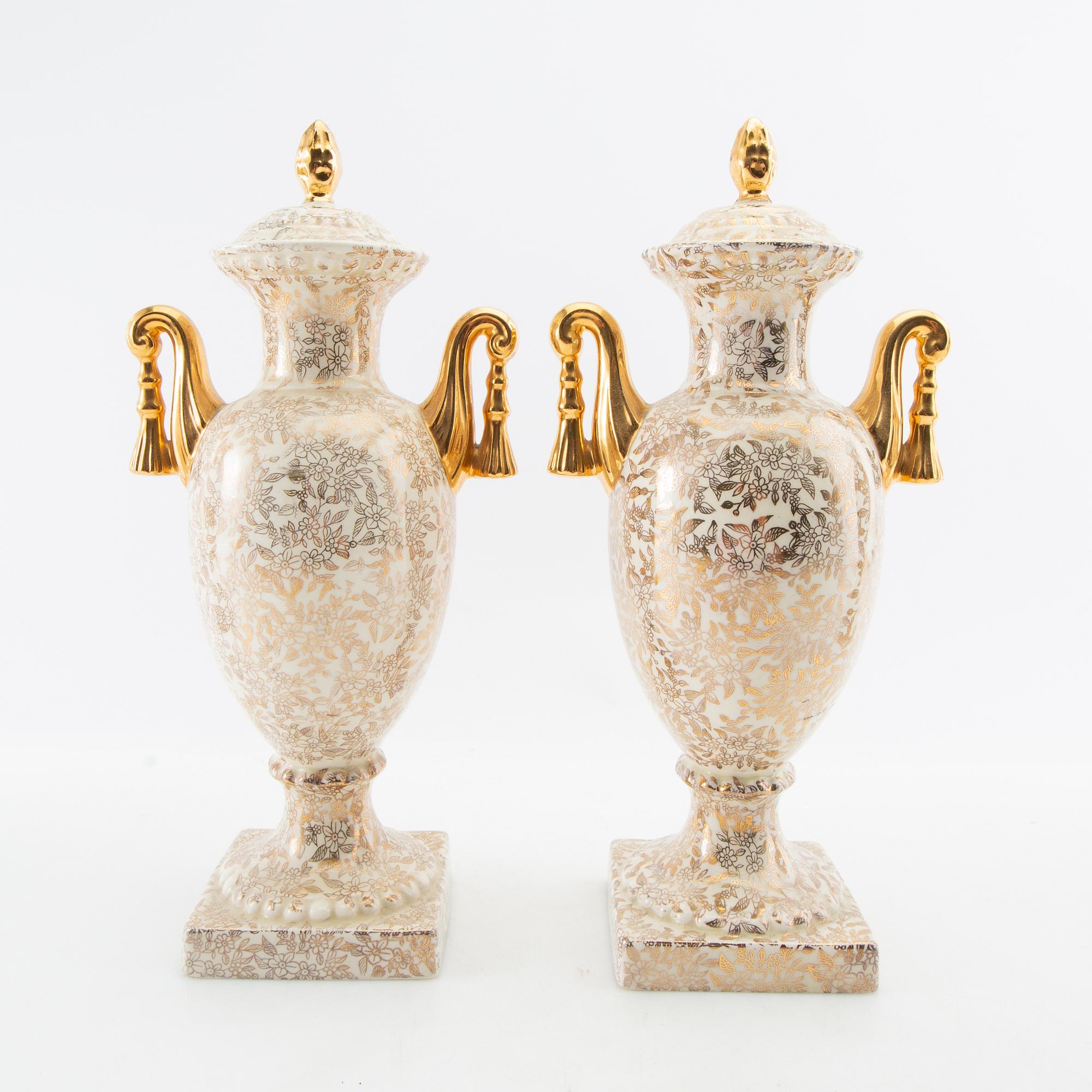 Uppsatsurnor 4 st England 1900-talets första hälft porslin.