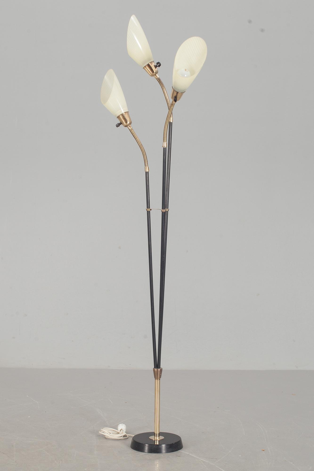 GOLVLAMPA, märkt AJH 1950-tal.