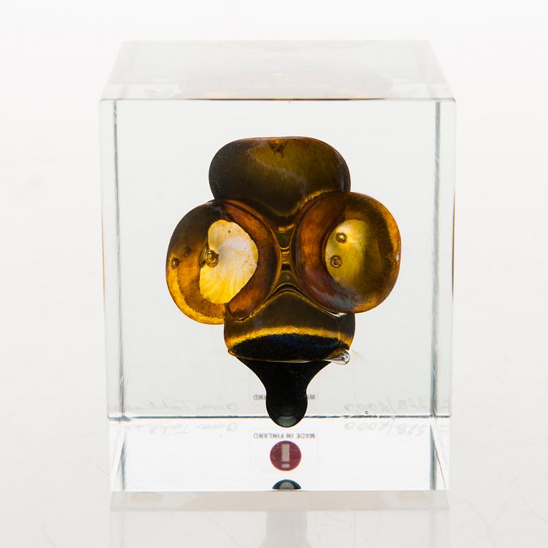OIVA TOIKKA,  An annual glass cube, signed Oiva Toikka Nuutajärvi 1996 and numbered 528/2000.