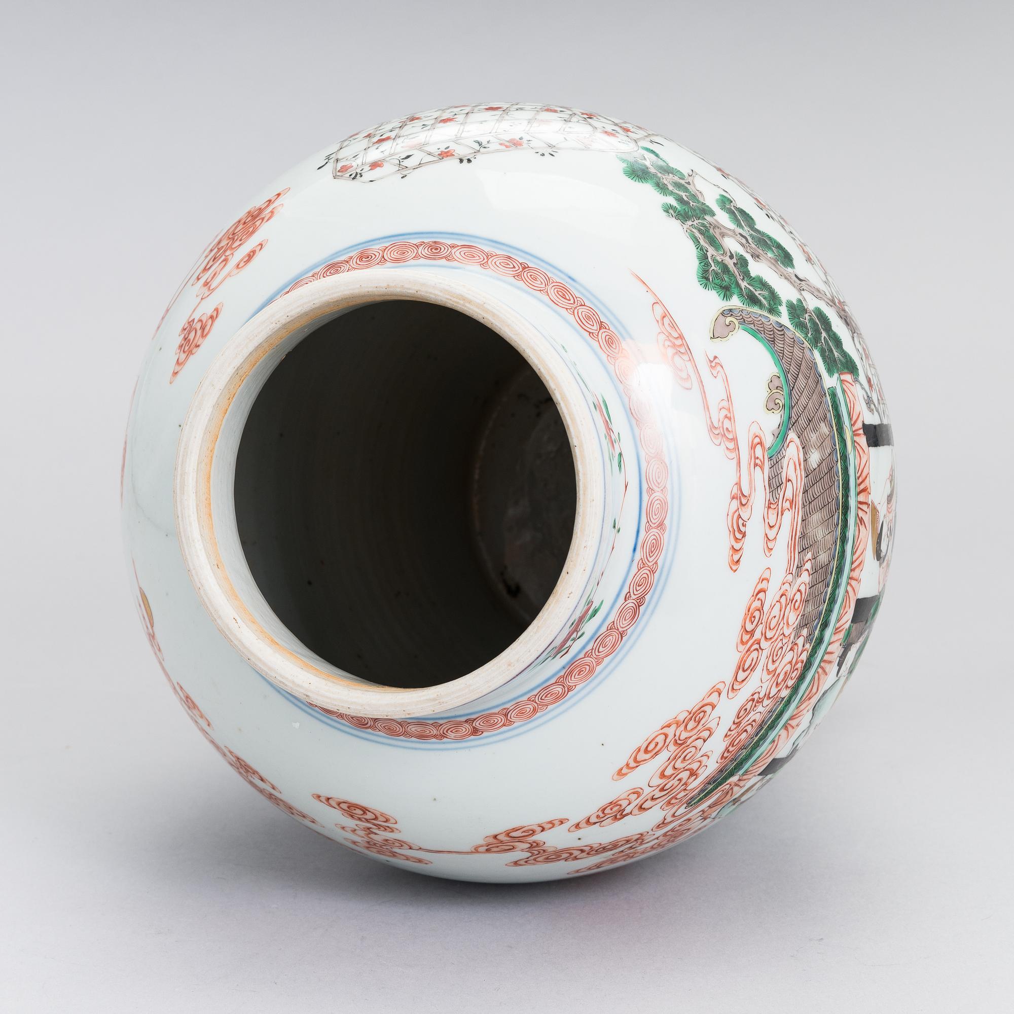 Vas, porslin, Kangxistil, sen Qingdynasti, 1800-tal.