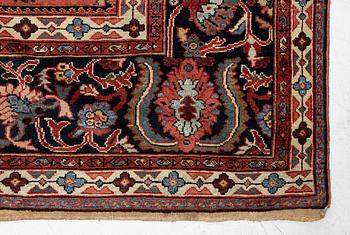 A Sultanabad carpet, west Persia c. 530 x 378 cm.